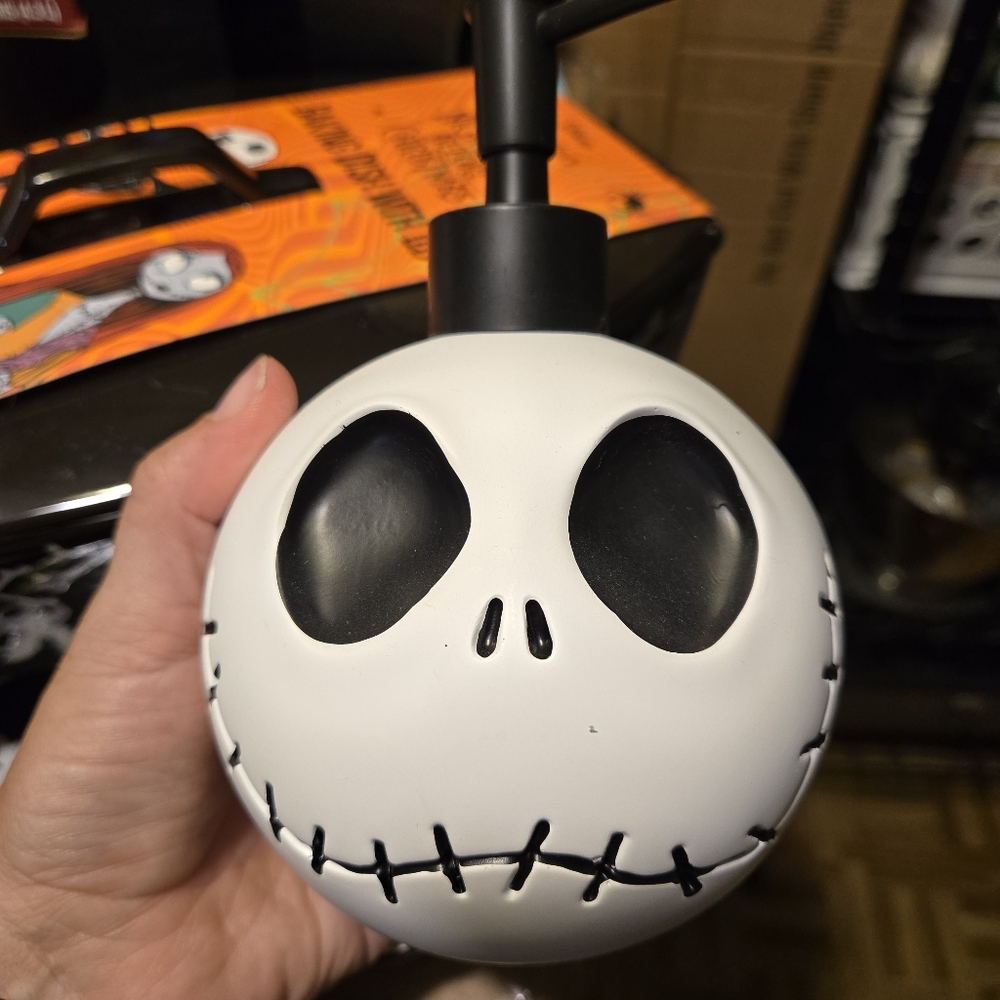 Jack soap dispenser